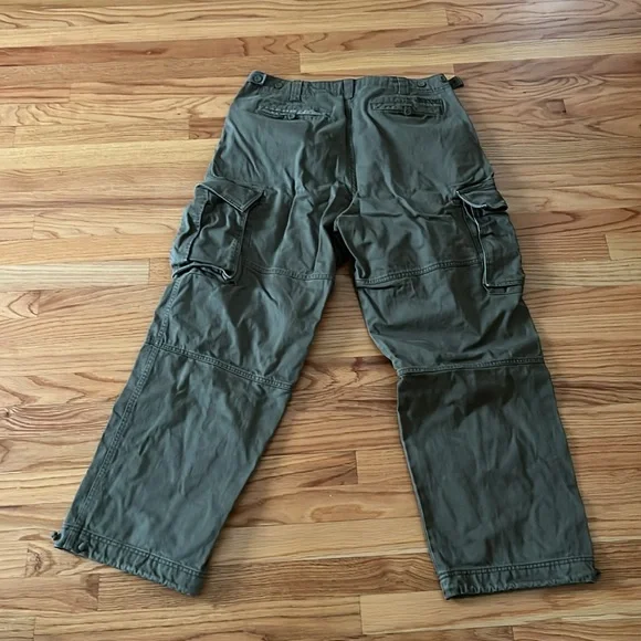 Old Navy ‘94 reisssue classic cargos — never worn! - Picture 3 of 6